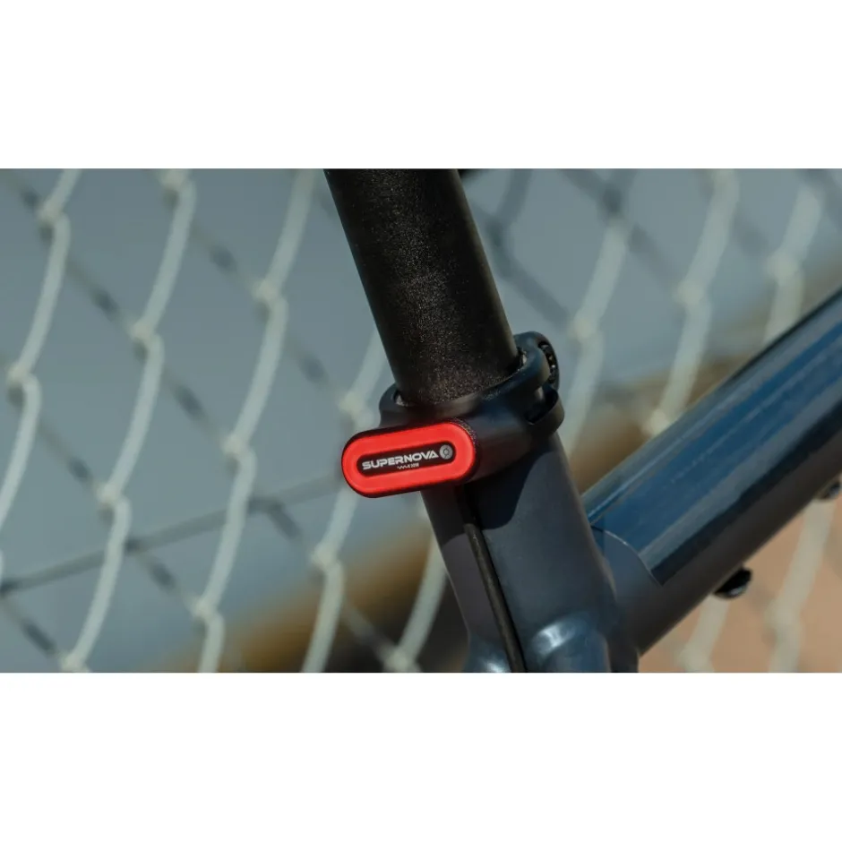 Achterlichten Voor Elektrische Fiets|E-Bike Verlichting < Supernova TL3 Mini Seatpost Clamp 12V Fietslamp Achteraan - 27.2 mm / 31.8 mm
