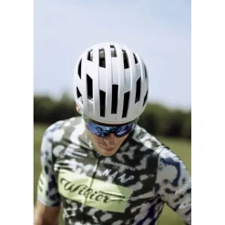 Racefietshelmen < SWEET Protection Fluxer MIPS Helm - Matte Black