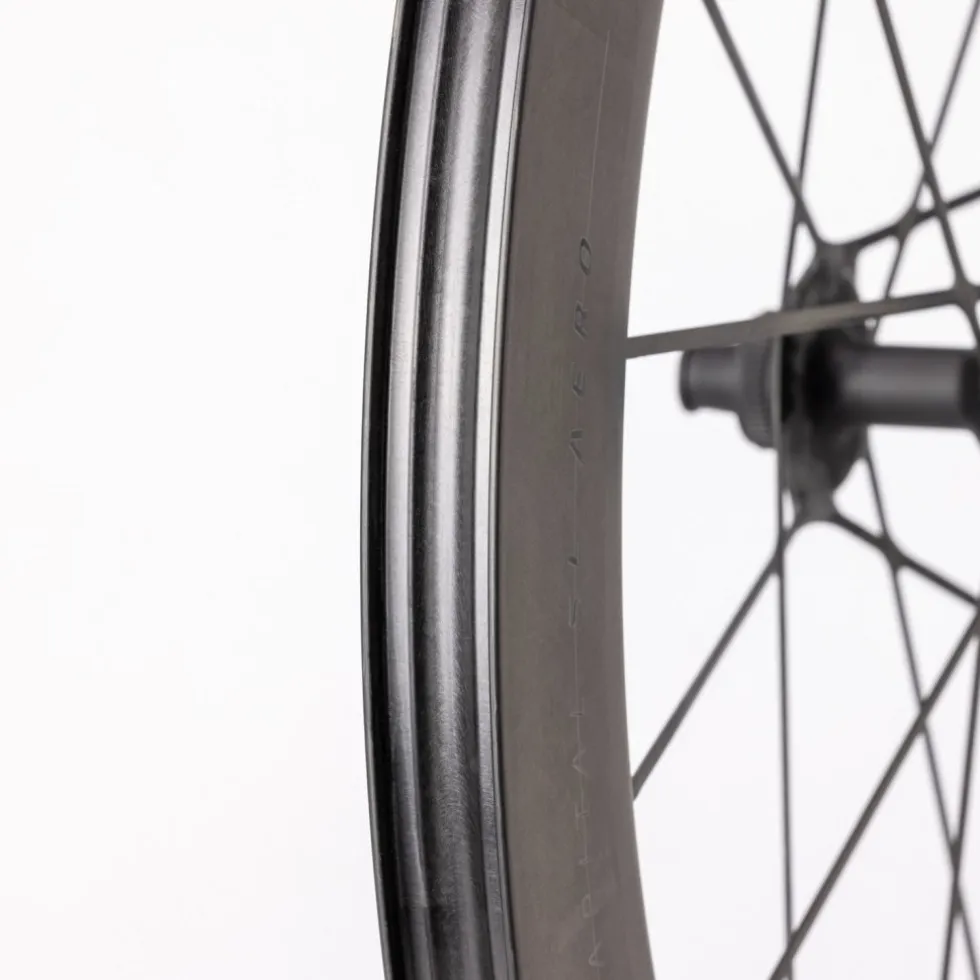 Syncros Capital SL Aero Voorwiel - 28" | Carbon | Hookless | Centerlock | 12x100mm - 80mm