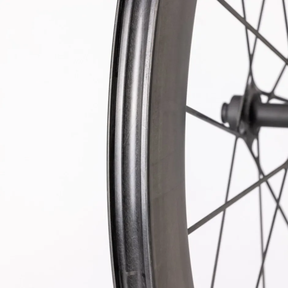 Wielen < Syncros Capital SL Aero Wielset - 28" | Carbon | Hookless | Centerlock - 12x100mm | 12x142mm - 60mm voorkant + 80mm achter | SRAM XDR