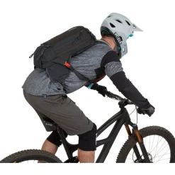 Drinkrugzakken < Thule Rail Pro 12L Hydration Backpack - Obsidian