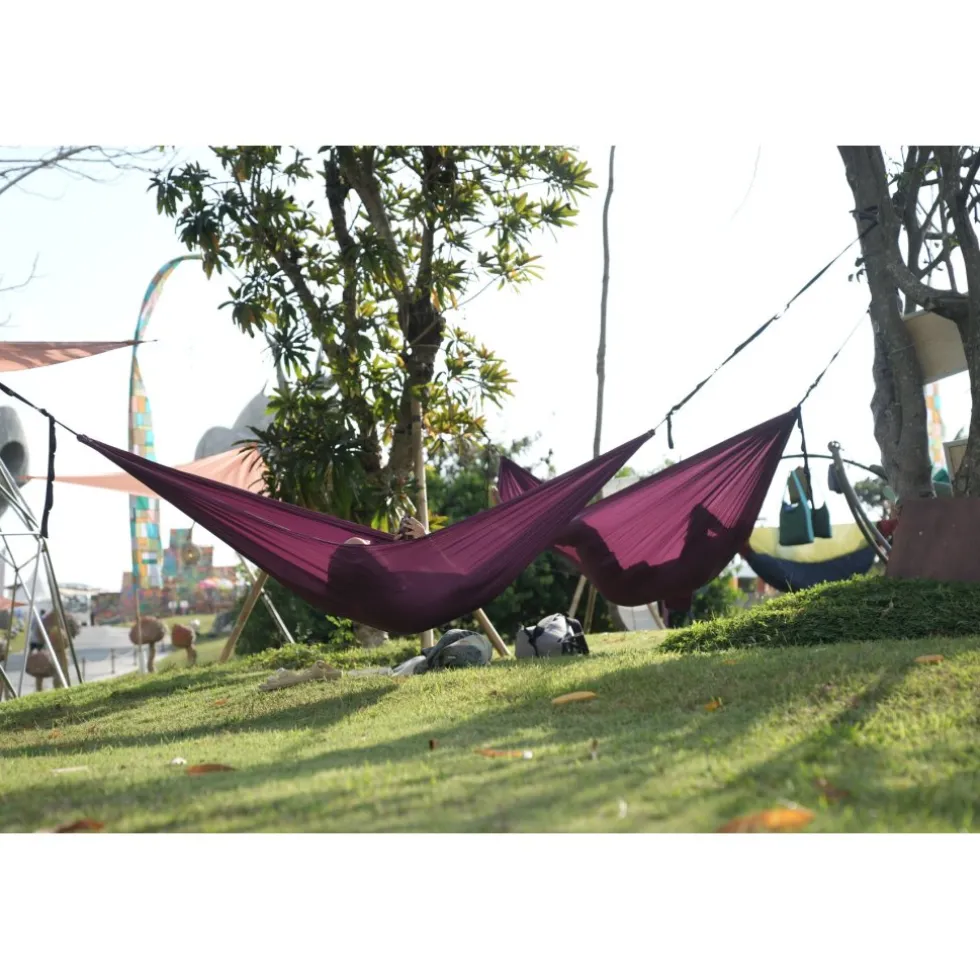 Ticket To The Moon Travel Compact Hangmat - Plum