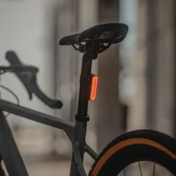 Verlichting|Verlichting Op Batterijen < Topeak BeSeen Mega Fietslamp Achteraan