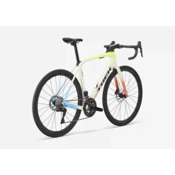 Endurance Racefietsen < Trek DOMANE SL 6 Gen 4 - Carbon Racefiets - 2026 - Era White / Glowstick / Coral Fade