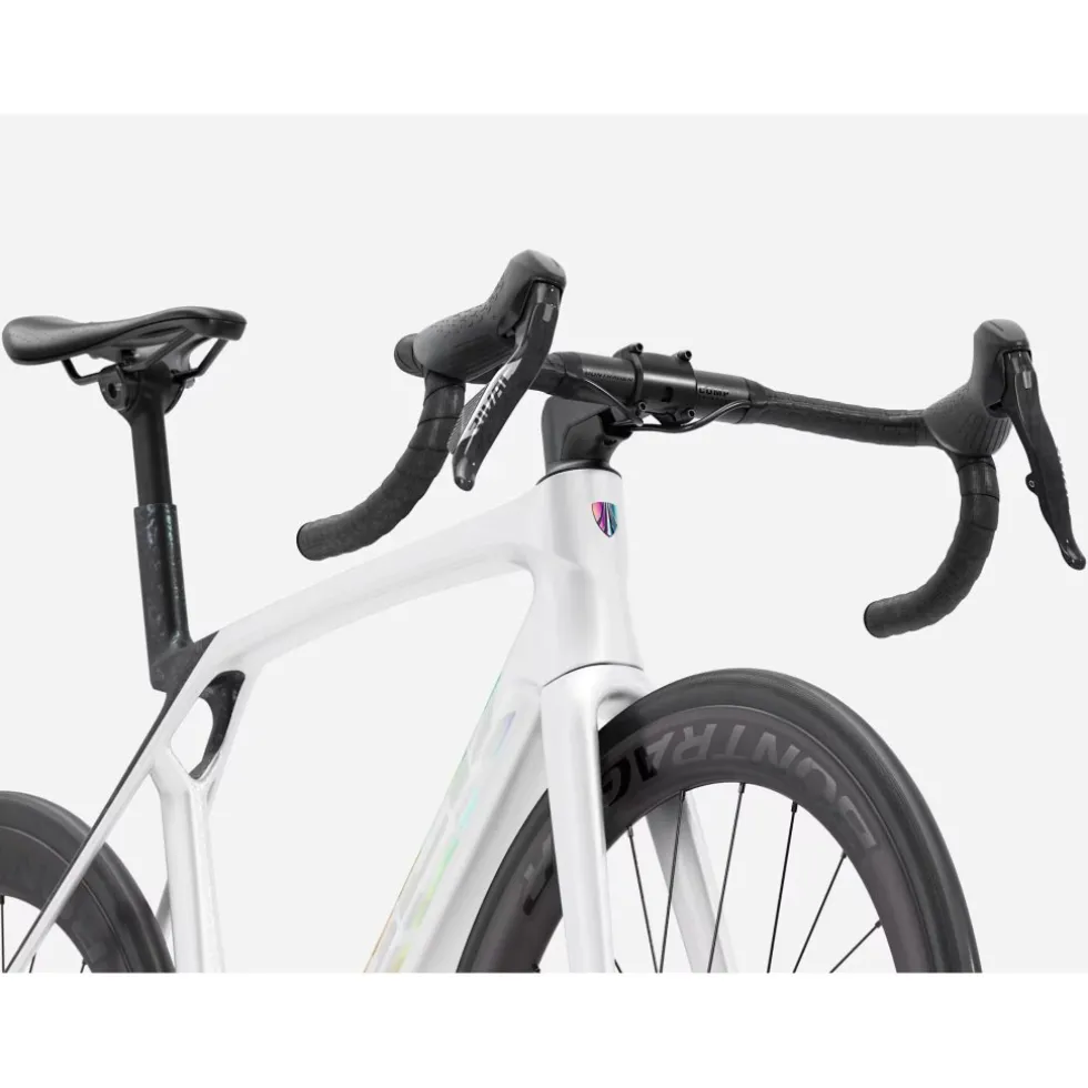 Trek MADONE SL 6 AXS GEN 8 - Carbon Racefiets - 2026 - Gloss Crystal White / Matte Deep
