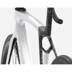 Trek MADONE SL 6 AXS GEN 8 - Carbon Racefiets - 2026 - Gloss Crystal White / Matte Deep