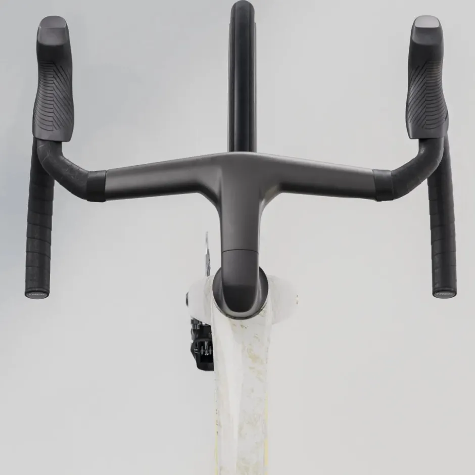Aero Racefietsen < Trek MADONE LR 7 AX Gen 8 - Carbon Racefiet - 2025 - Era White