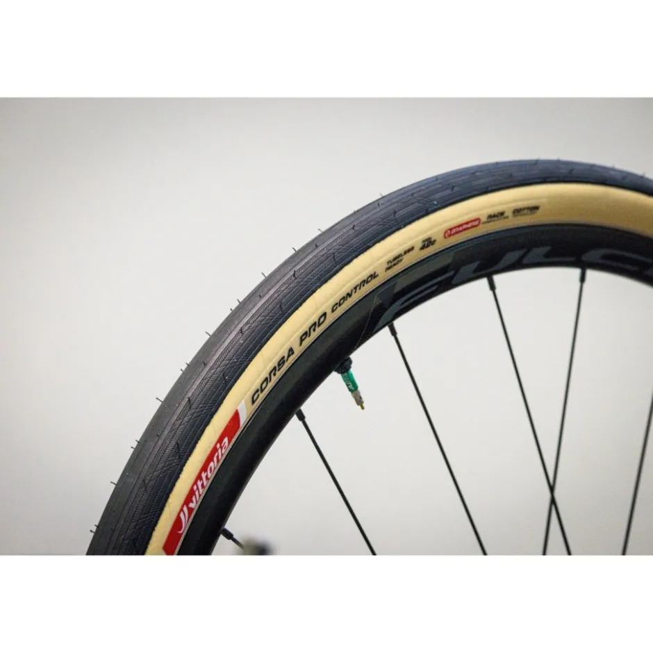Banden < Vittoria Tires Vittoria Corsa Pro Control Vouwband - TLR (Tubeless Ready) - 42-622 | para