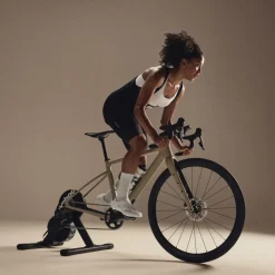 Fietstrainers|Rollerbanken < Wahoo Fitness Wahoo KICKR Core 2 + Zwift Cog and Click - Direct Drive Hometrainer - zwart