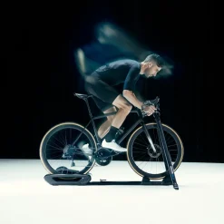Fietstrainers|Rollerbanken < Wahoo Fitness Wahoo KICKR Rollr V2 Smart Bike Trainer - zwart