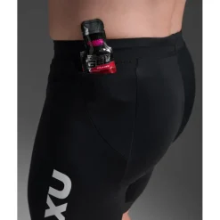 Broeken < 2XU Aero Triathon 9" hort Heren - zwart/wit
