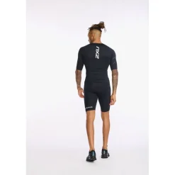 T-Shirts & Tops < 2XU Aero Tri Top Dame - zwart/wit