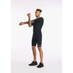 T-Shirts & Tops < 2XU Aero Tri Top Dame - zwart/wit