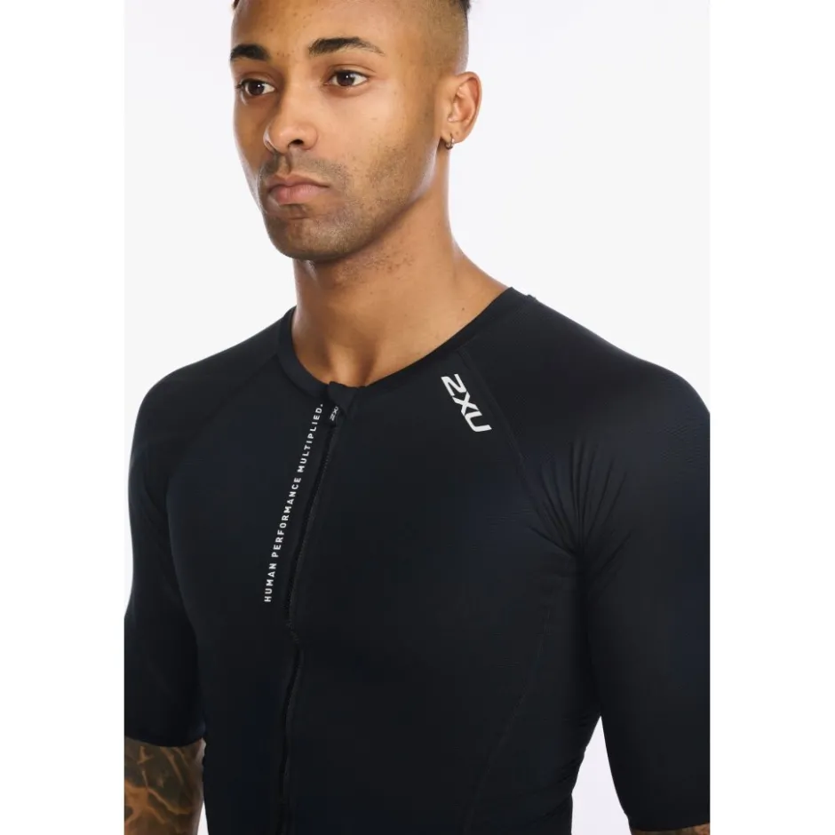 T-Shirts & Tops < 2XU Aero Tri Top Dame - zwart/wit