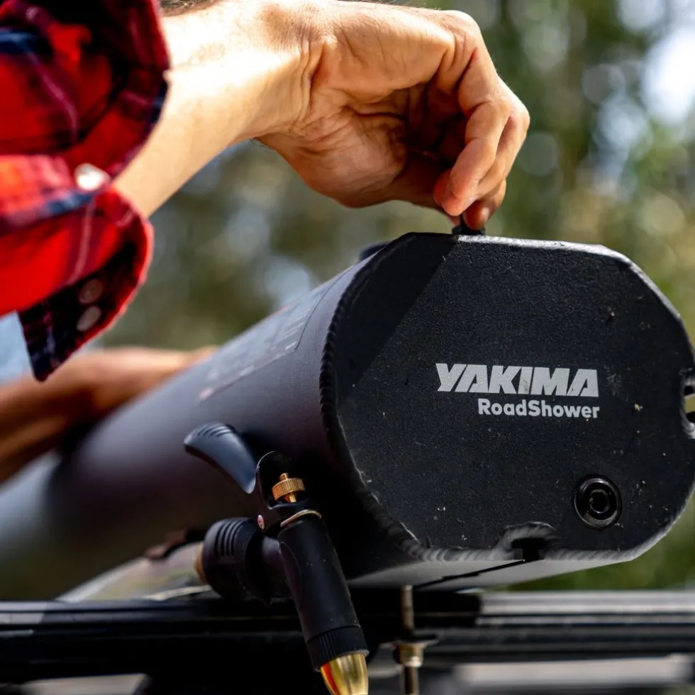 Yakima RoadShower - Portable Pressurised Water Storage - Large 38 L