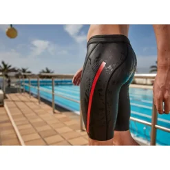 Neopreen Kleding|Neopreen Kleding < Zone3 Neopren 'Preiu' Aerodoe Eite 5/3 Kickpant hort Heren - zwart/rood