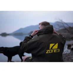 Accessoires|Zwemhulpmiddelen < Zone3 Oversize Heat-Tech Badjas - khaki