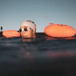Zwemhulpmiddelen < Zone3 Recycled Swim Veiligheidsboei / Tow Float - hi-vis orange